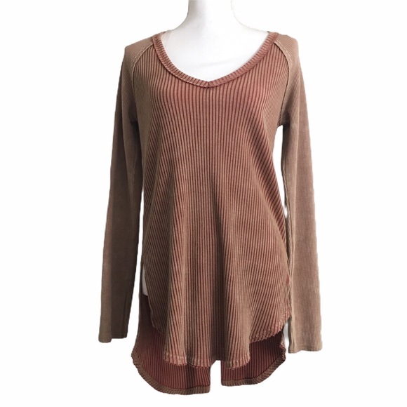 Gilded Intent Tops - Gilded Intent Buckle ribbed tunic sweater. Medium
